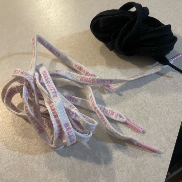 Chuck Taylor Hello Kitty platform from Converse - Picture 7 of 7